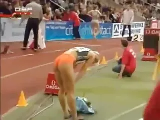 Thể dục mà không có quần lót ấm phim sec nhat ban bo chong nang dau lên trong các phòng trước khi một ngày