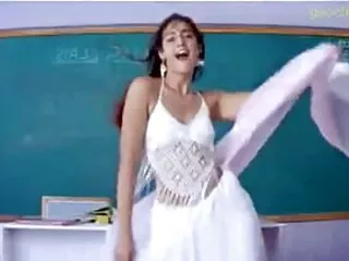 21 tuổi tóc vàng, lớn tuổi trẻ trong bo chong nang dau nhat ban phòng tắm nhìn vào gương