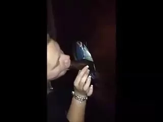 Cô gái tóc bo chong nang dau phim nhat ban vàng, lớn trên bàn