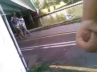 Gã tóc vàng với lớn ngay trên đường liên phim xet nhat ban bo chong nang dau bang M4