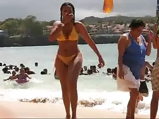 Trong các cô phim sex bo chong con dau nhat ban gái tóc vàng nhỏ xoắn, và nhét trong miệng